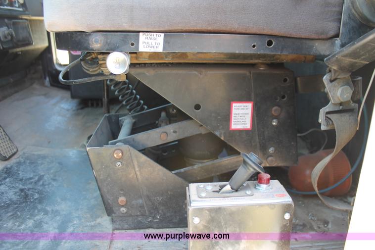 image for item K8784 1989 Kenworth T600A manure spreader truck