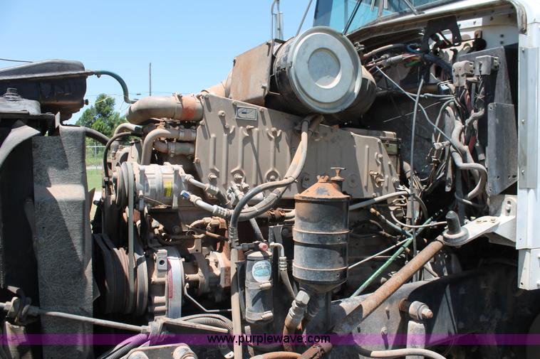 image for item K8784 1989 Kenworth T600A manure spreader truck