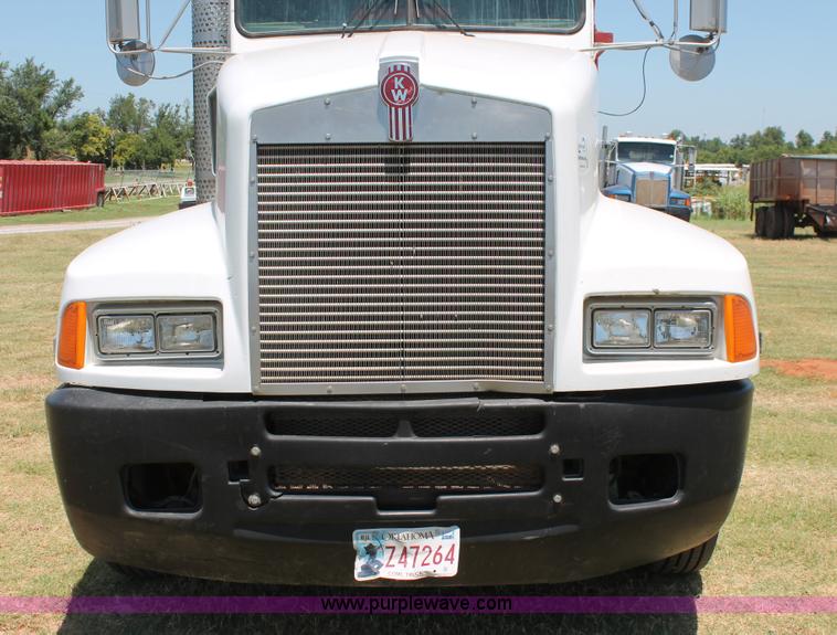 image for item K8784 1989 Kenworth T600A manure spreader truck