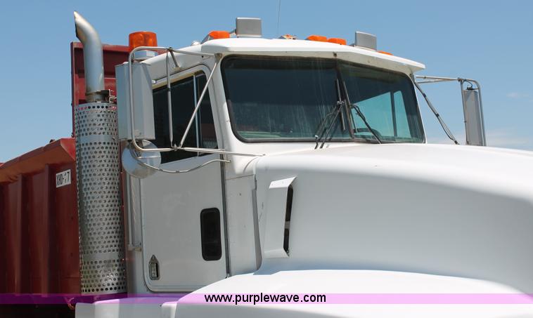 image for item K8784 1989 Kenworth T600A manure spreader truck