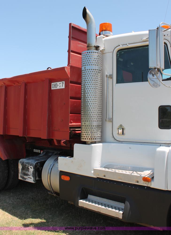 image for item K8784 1989 Kenworth T600A manure spreader truck