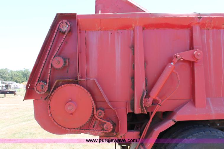 image for item K8784 1989 Kenworth T600A manure spreader truck