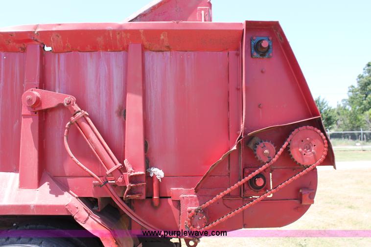 image for item K8784 1989 Kenworth T600A manure spreader truck