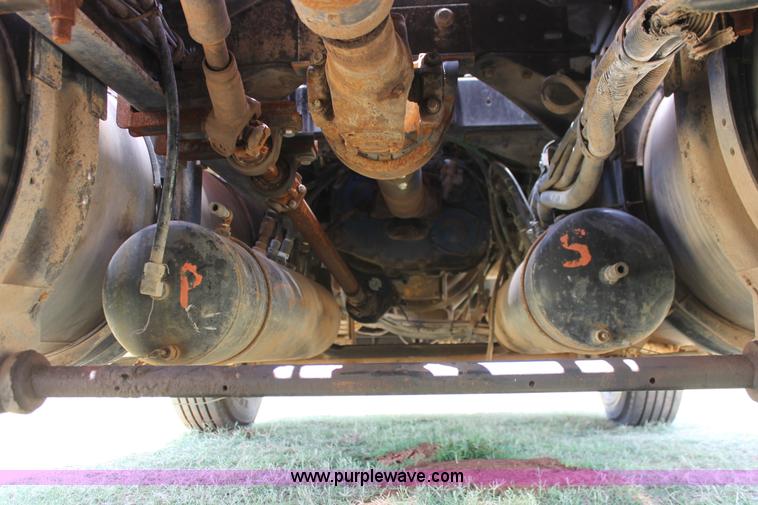 image for item K8784 1989 Kenworth T600A manure spreader truck