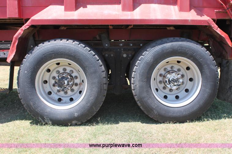 image for item K8784 1989 Kenworth T600A manure spreader truck