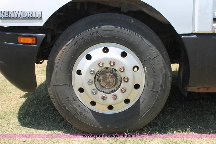 image for item K8784 1989 Kenworth T600A manure spreader truck