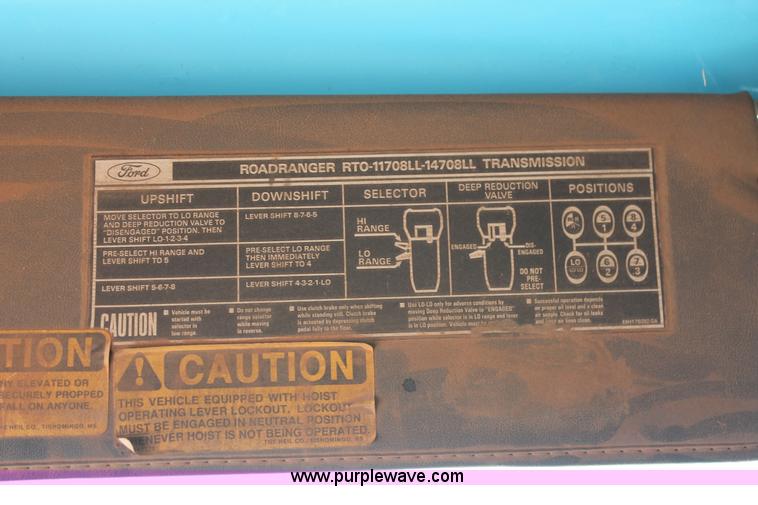 image for item K8790 1993 Ford L9000 dump truck