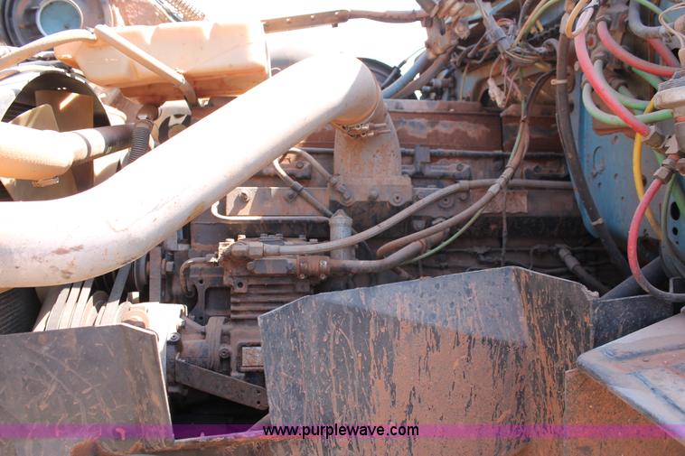 image for item K8790 1993 Ford L9000 dump truck