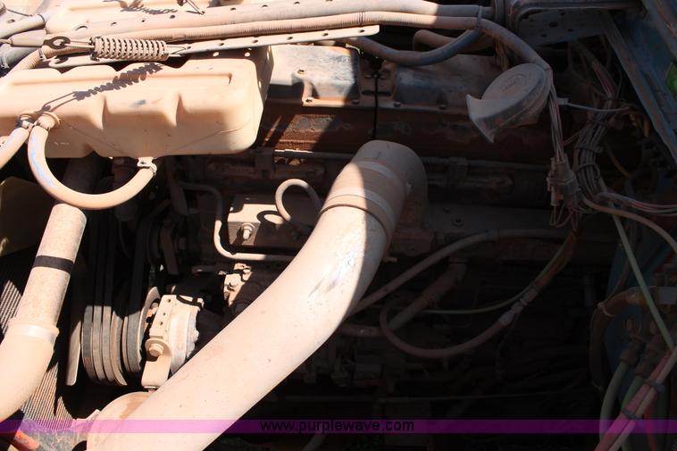 image for item K8790 1993 Ford L9000 dump truck