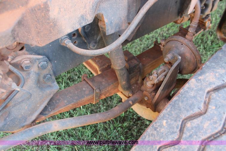 image for item K8790 1993 Ford L9000 dump truck