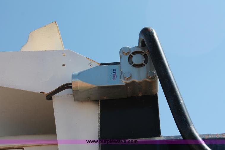 image for item K8790 1993 Ford L9000 dump truck