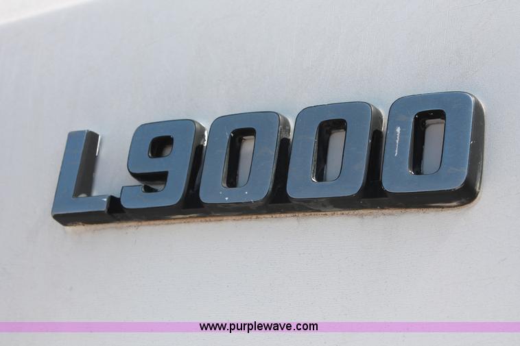 image for item K8790 1993 Ford L9000 dump truck