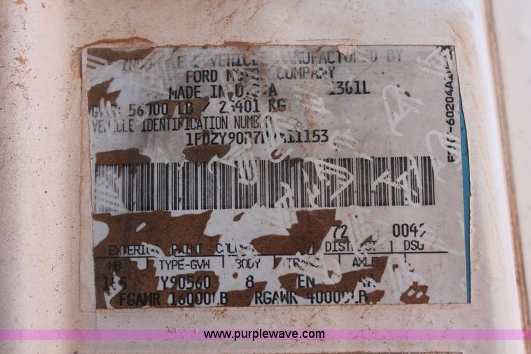 image for item K8790 1993 Ford L9000 dump truck