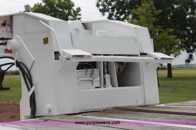 image for item K8792 1996 Atoka 24-HDT-35-2 lowboy equipment trailer