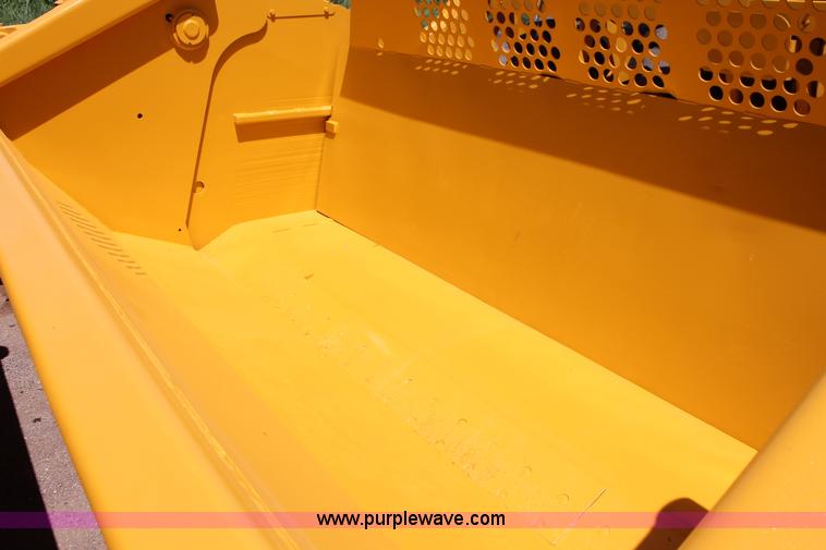 image for item K8795 2013 John Deere 2112E scraper