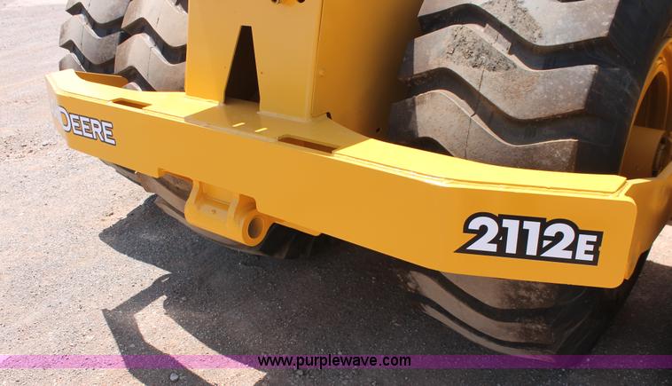 image for item K8795 2013 John Deere 2112E scraper