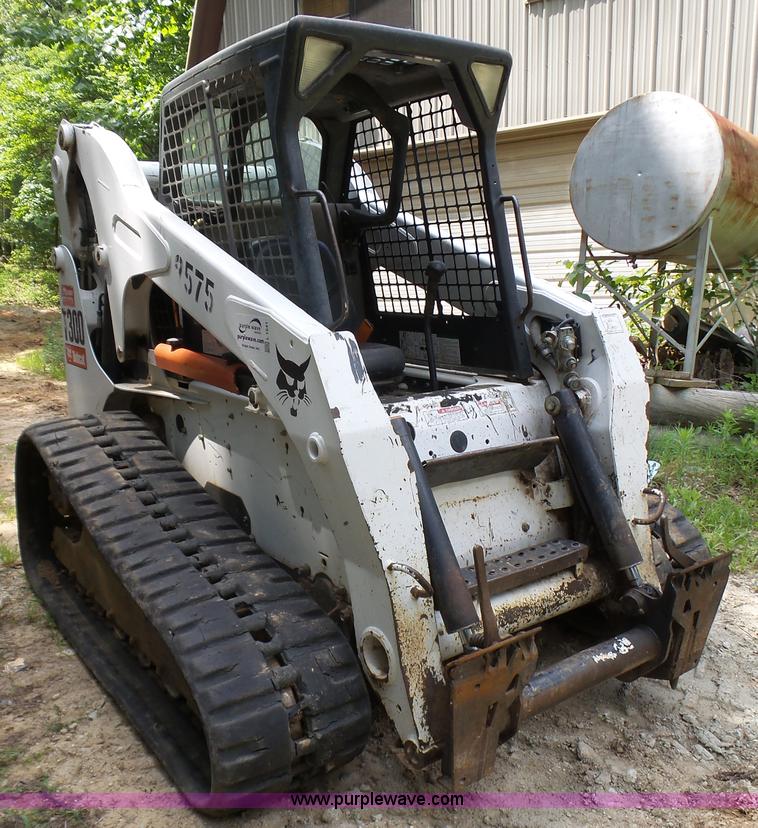 image for item L1541 2006 Bobcat T300 skid steer