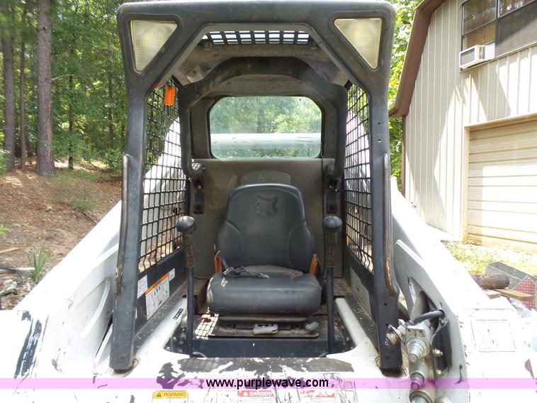 image for item L1541 2006 Bobcat T300 skid steer