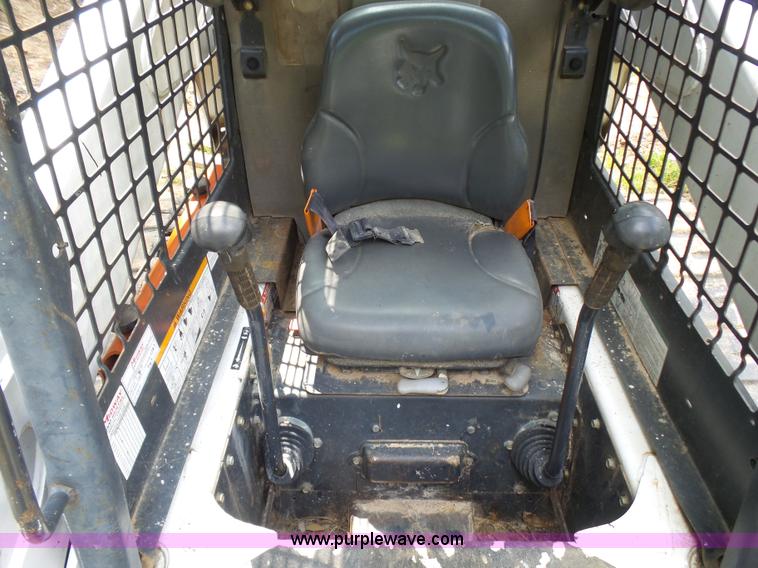 image for item L1541 2006 Bobcat T300 skid steer