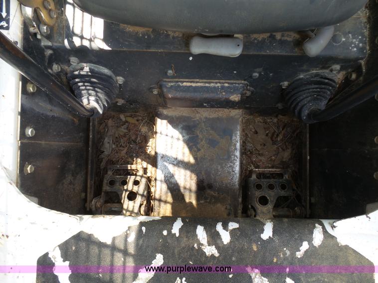 image for item L1541 2006 Bobcat T300 skid steer