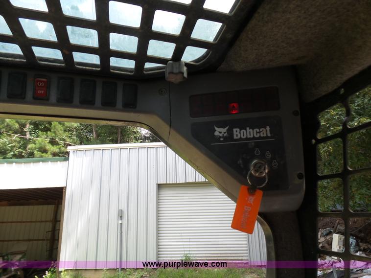 image for item L1541 2006 Bobcat T300 skid steer