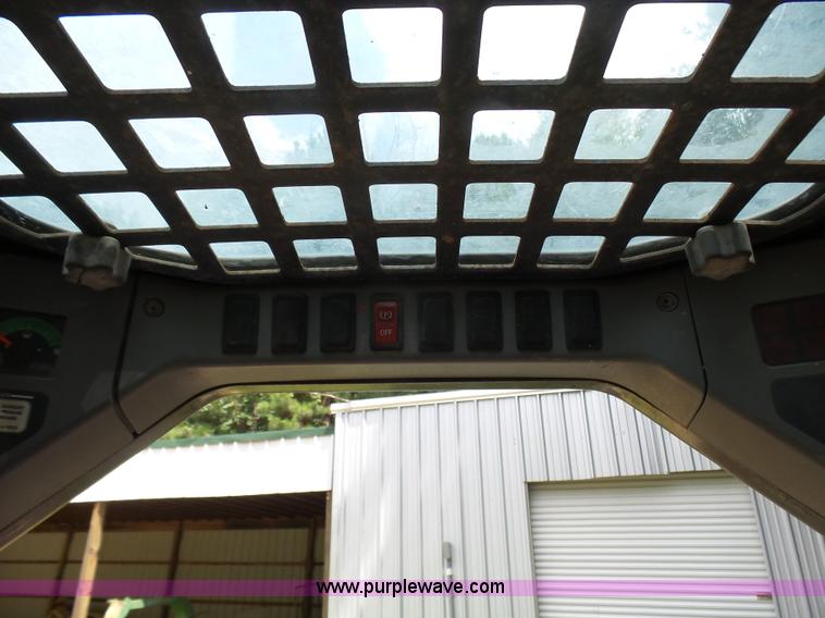 image for item L1541 2006 Bobcat T300 skid steer