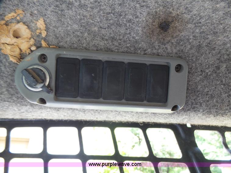 image for item L1541 2006 Bobcat T300 skid steer