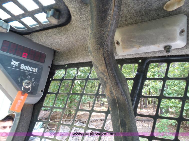 image for item L1541 2006 Bobcat T300 skid steer