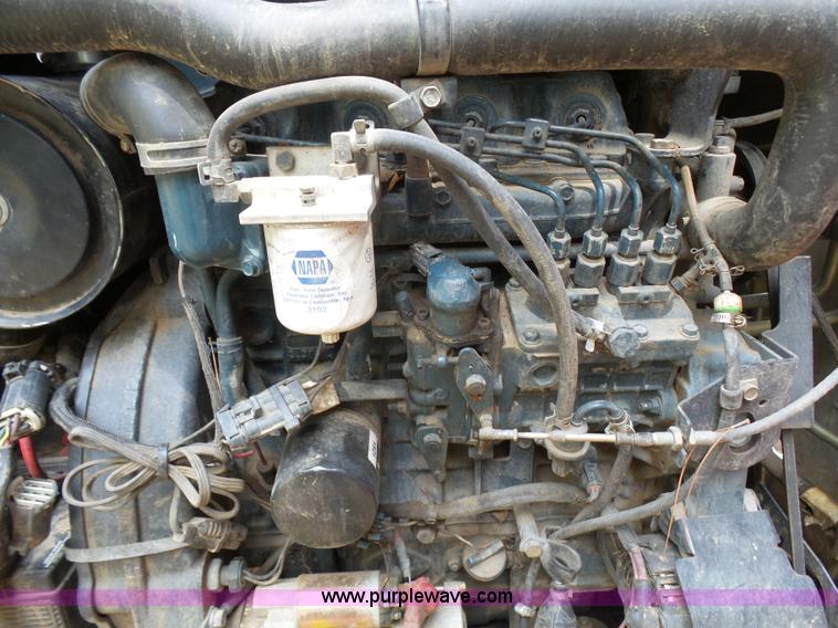 image for item L1541 2006 Bobcat T300 skid steer