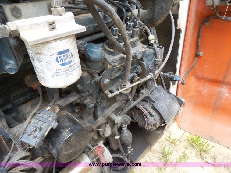 image for item L1541 2006 Bobcat T300 skid steer