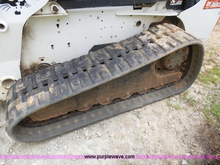 image for item L1541 2006 Bobcat T300 skid steer