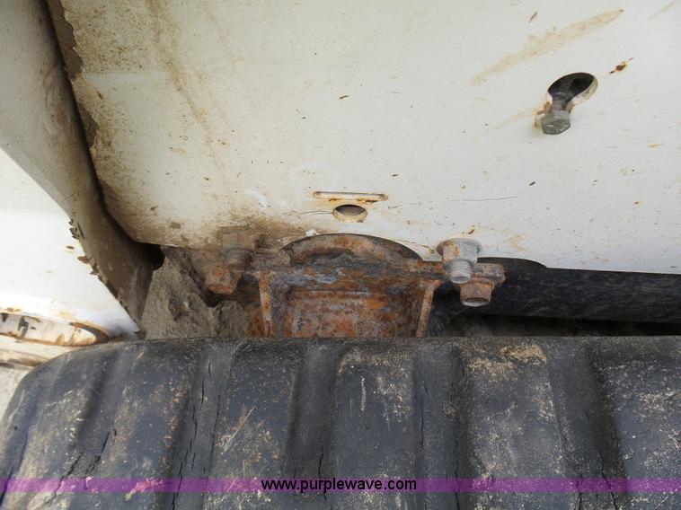 image for item L1541 2006 Bobcat T300 skid steer