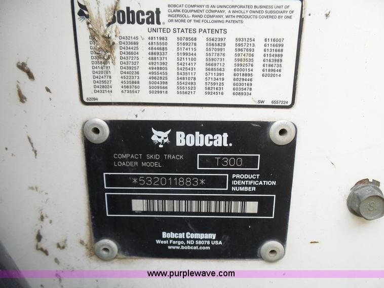 image for item L1541 2006 Bobcat T300 skid steer