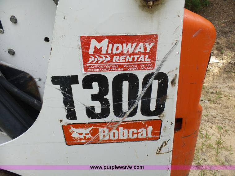 image for item L1541 2006 Bobcat T300 skid steer