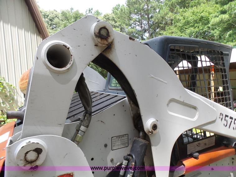 image for item L1541 2006 Bobcat T300 skid steer