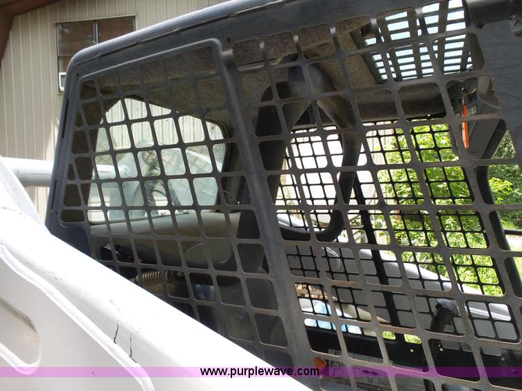 image for item L1541 2006 Bobcat T300 skid steer