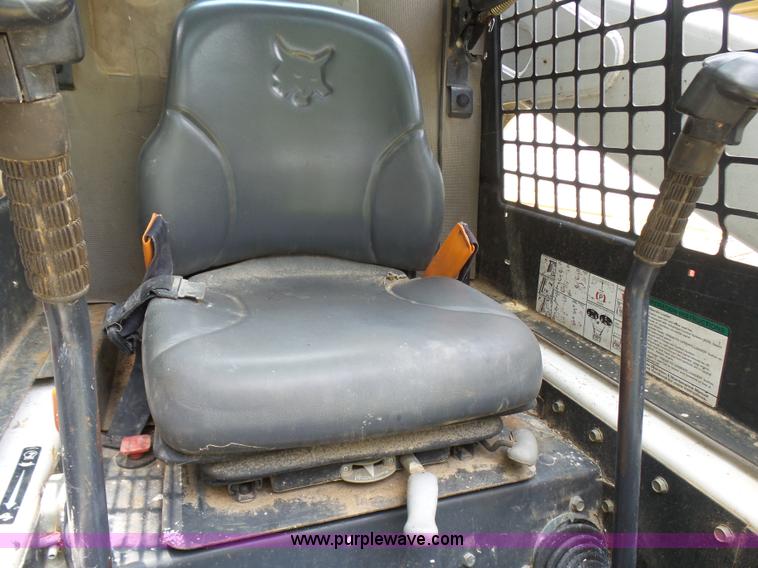 image for item L1541 2006 Bobcat T300 skid steer
