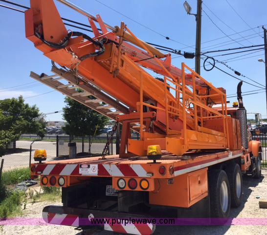 image for item L1999 1983 International F2574 bridge inspection and bucket truck