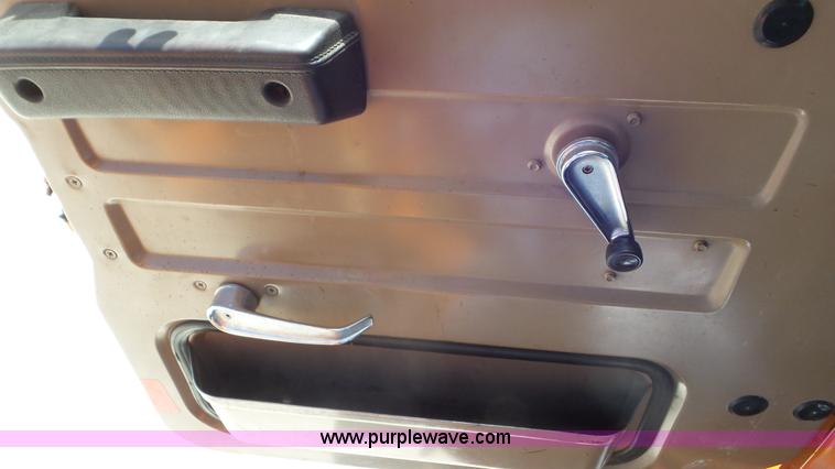 image for item L1999 1983 International F2574 bridge inspection and bucket truck