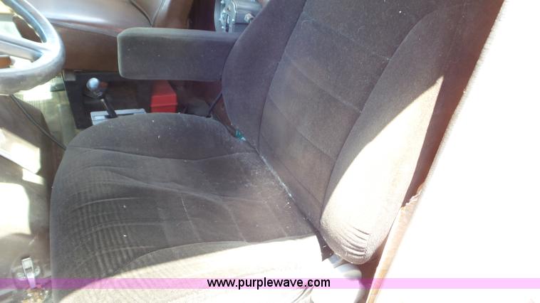 image for item L1999 1983 International F2574 bridge inspection and bucket truck