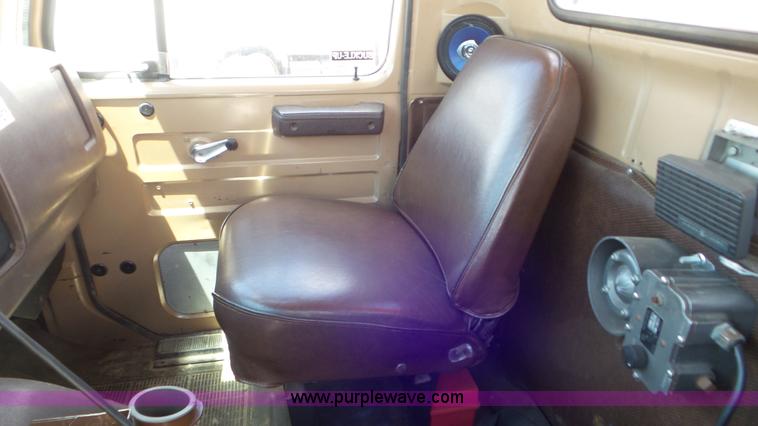 image for item L1999 1983 International F2574 bridge inspection and bucket truck