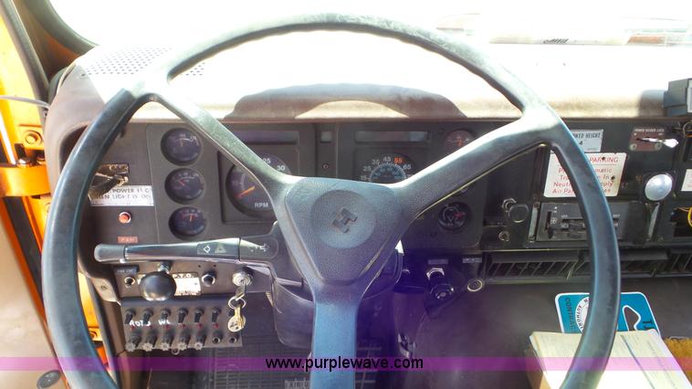 image for item L1999 1983 International F2574 bridge inspection and bucket truck