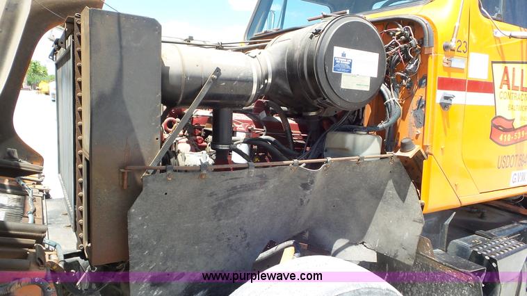 image for item L1999 1983 International F2574 bridge inspection and bucket truck