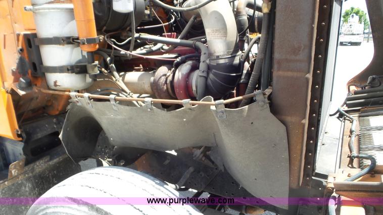 image for item L1999 1983 International F2574 bridge inspection and bucket truck