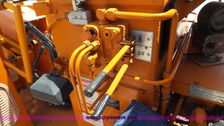 image for item L1999 1983 International F2574 bridge inspection and bucket truck