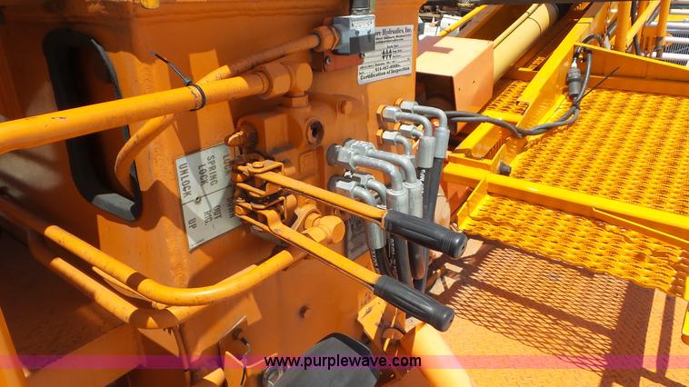 image for item L1999 1983 International F2574 bridge inspection and bucket truck