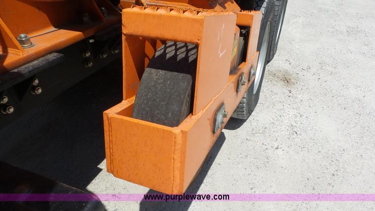 image for item L1999 1983 International F2574 bridge inspection and bucket truck