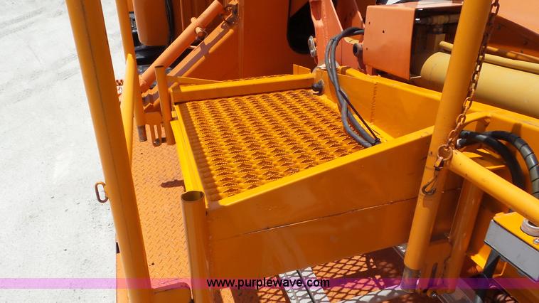 image for item L1999 1983 International F2574 bridge inspection and bucket truck