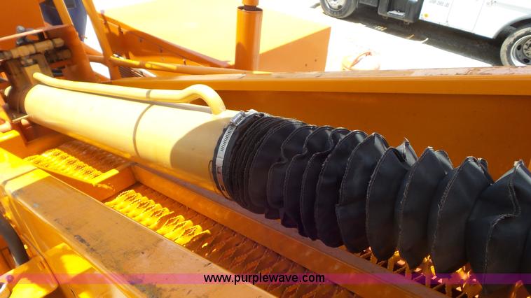 image for item L1999 1983 International F2574 bridge inspection and bucket truck