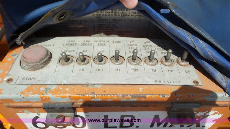 image for item L1999 1983 International F2574 bridge inspection and bucket truck